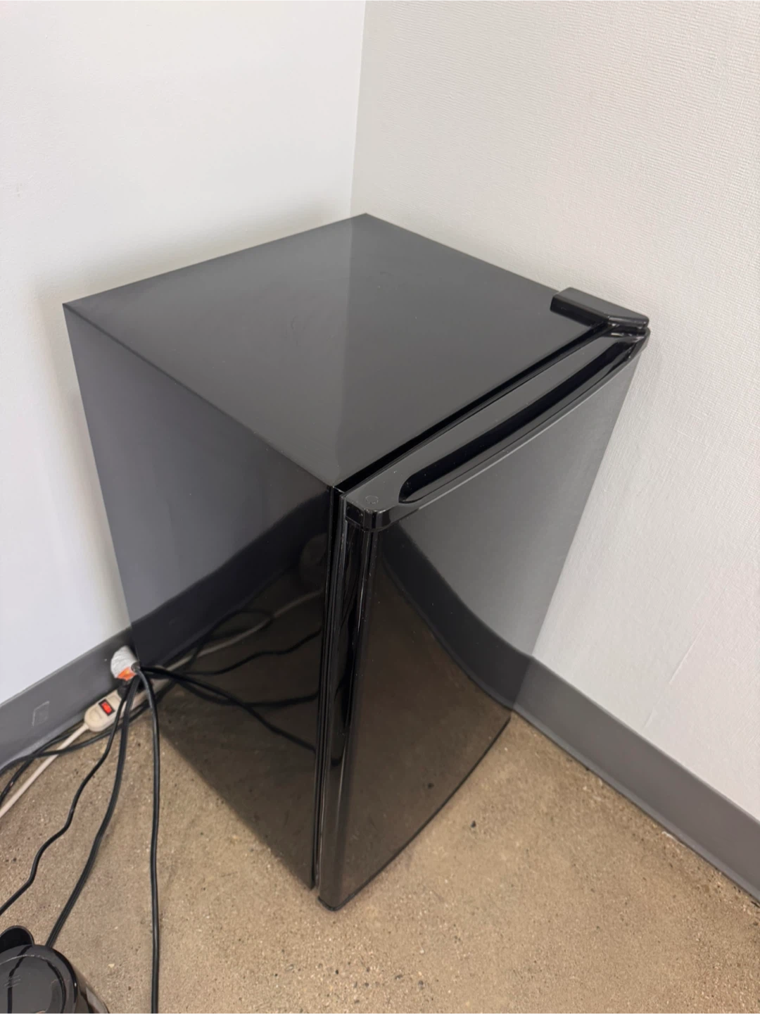 Black Mini Fridge - photo 2