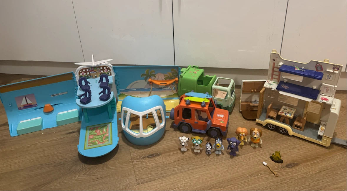 Bluey and Friends Lot Set - photo 2