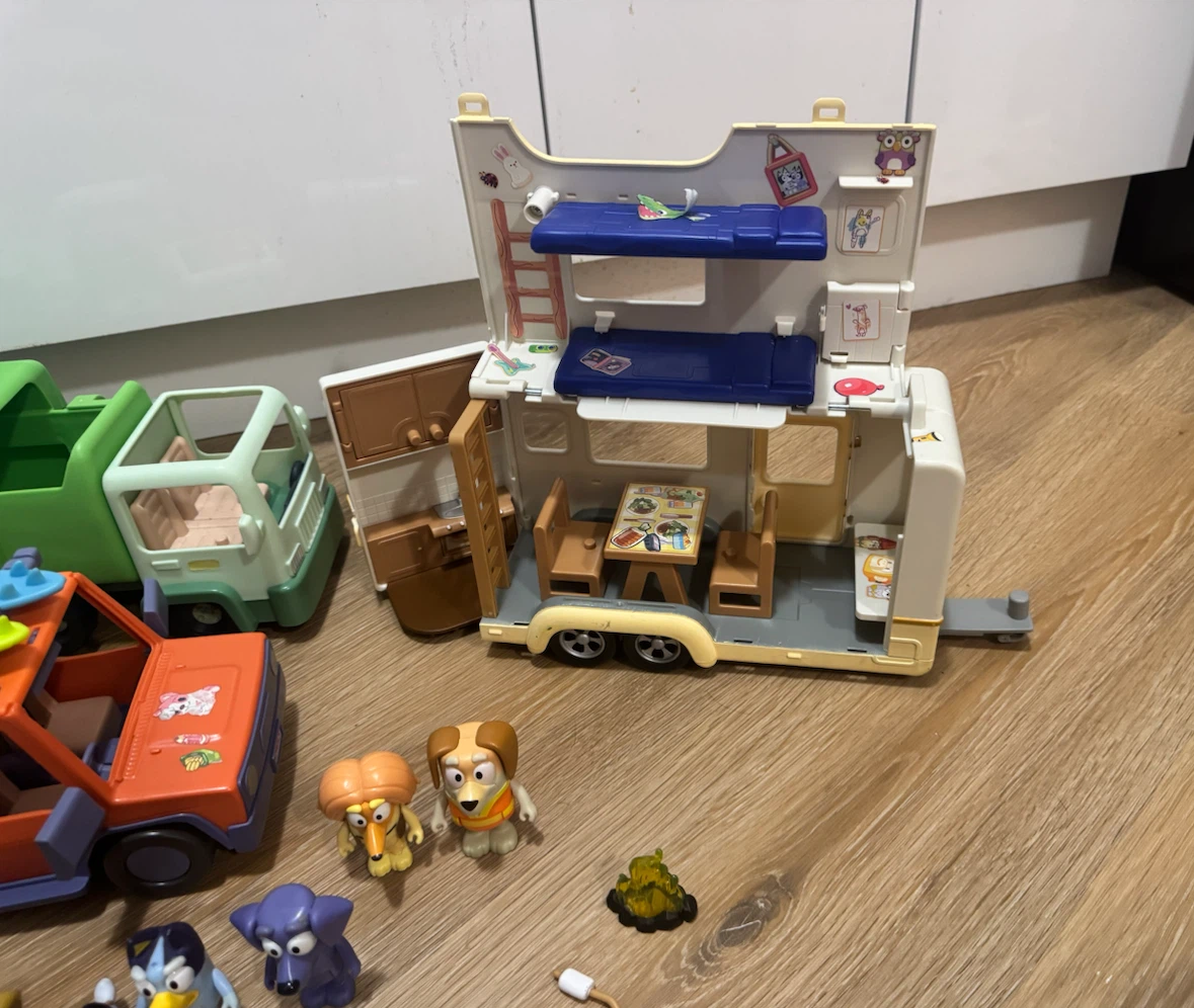 Bluey and Friends Lot Set - photo 5