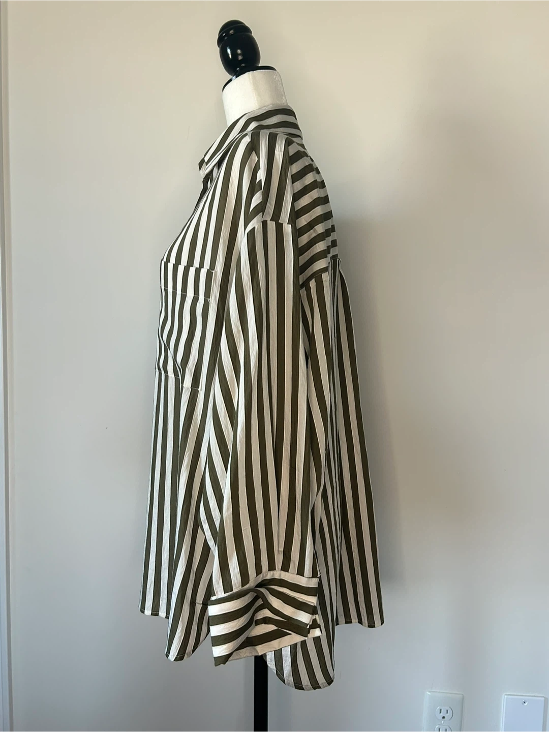 M - Like NEW! ZARA Oversized Striped Shirt - photo 3