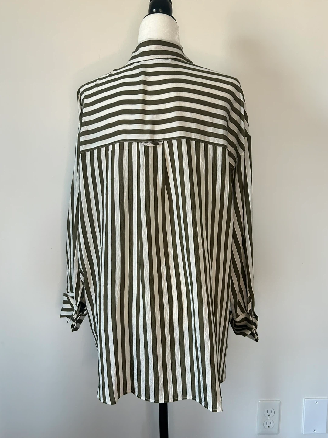 M - Like NEW! ZARA Oversized Striped Shirt - photo 5