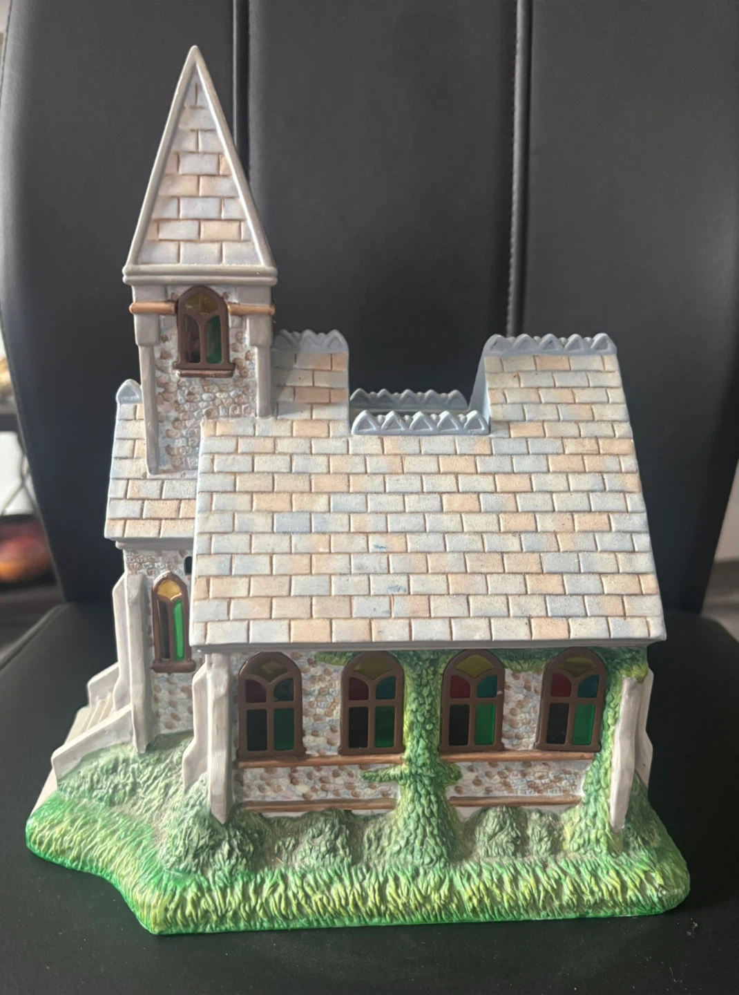 Partylite Olde World Village Church Tealight Holder - photo 3