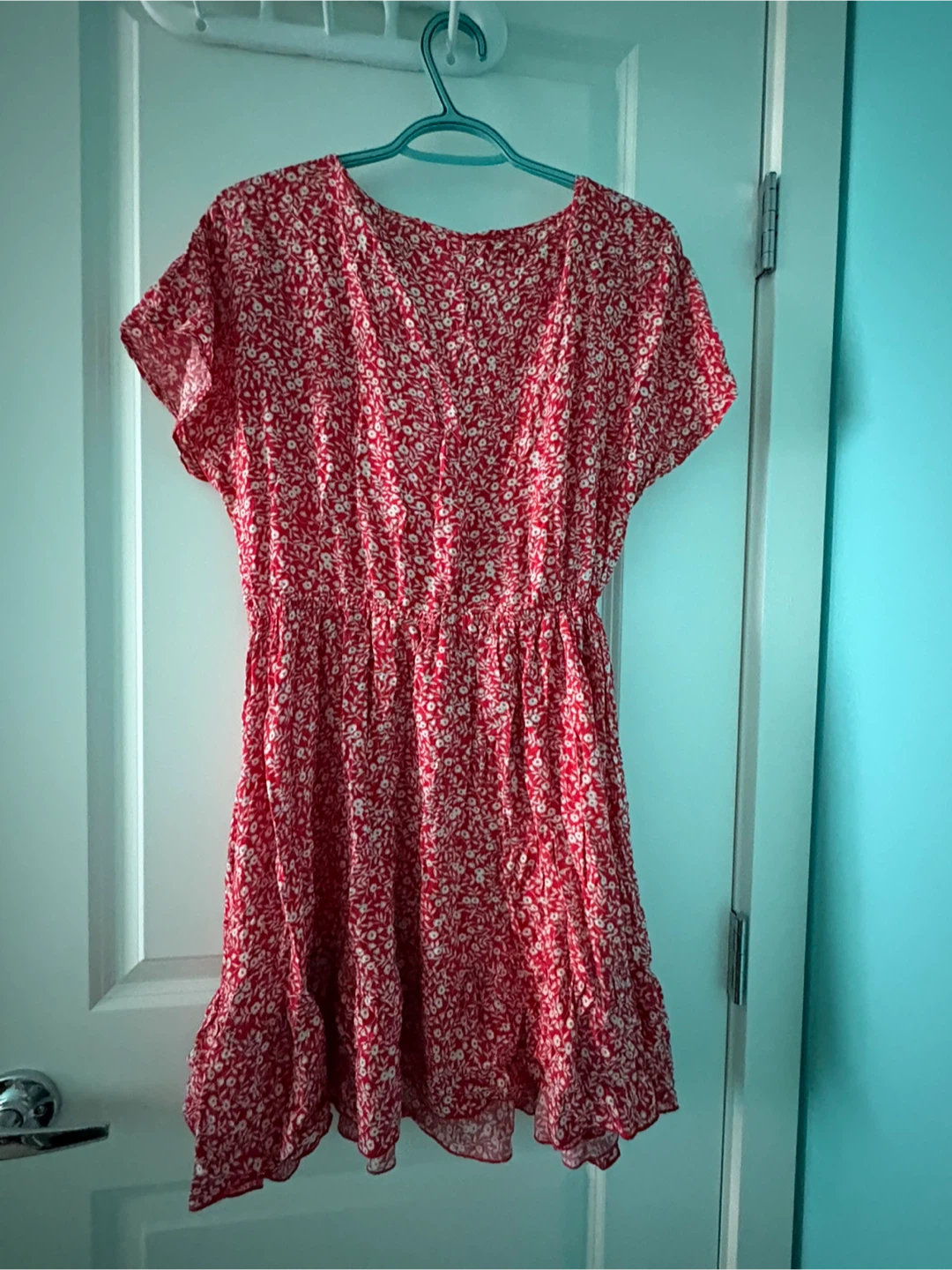 Red dress and white shirt - photo 2