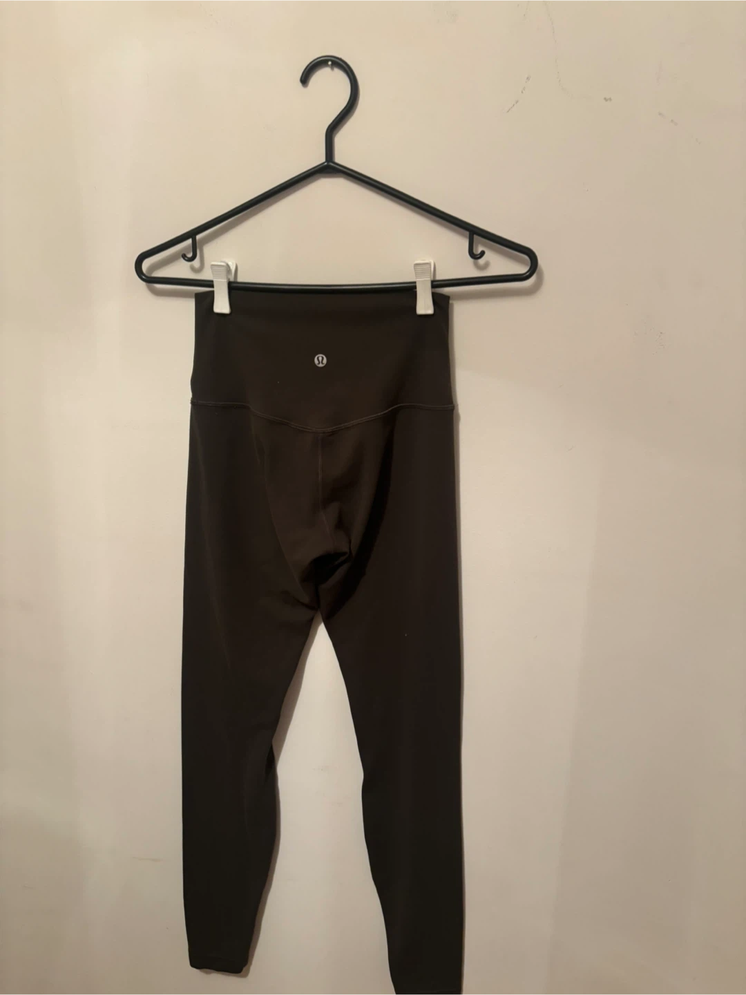 dark green lulu lemon leggings