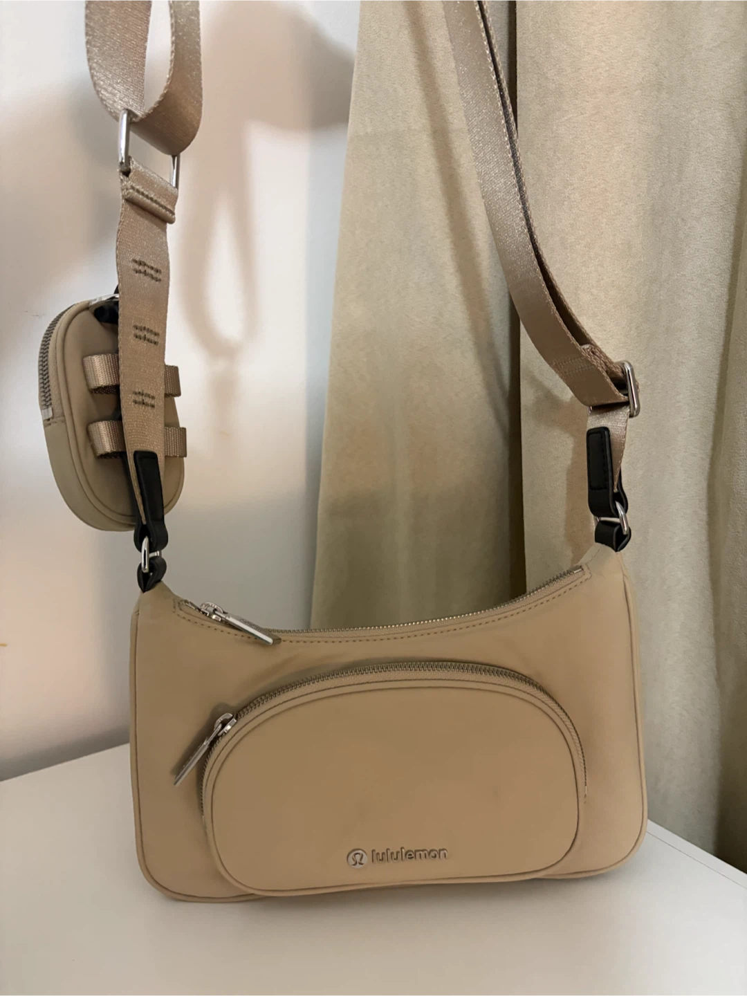 Lululemon Crossbody Bag with Nano pouch - photo 2