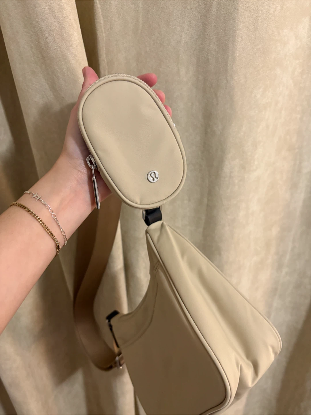 Lululemon Crossbody Bag with Nano pouch - photo 3
