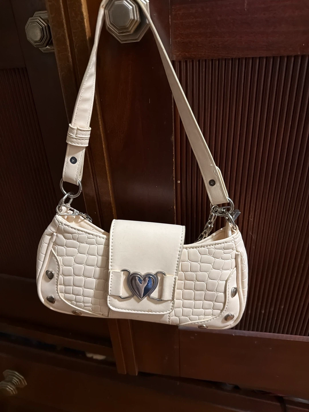 Cream Crocodile Embossed Shoulder Bag with Heart Buckle