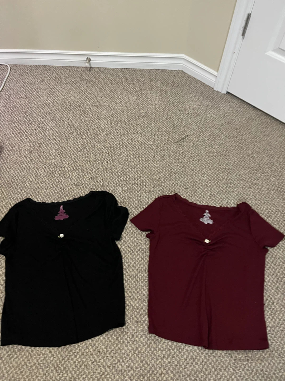 Tops women Black and burgundy