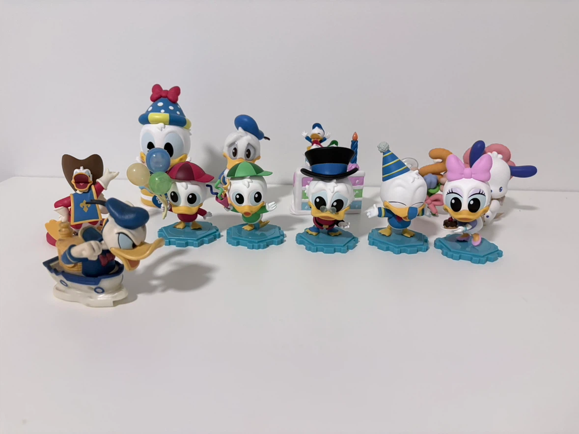 Donald Duck Figurines