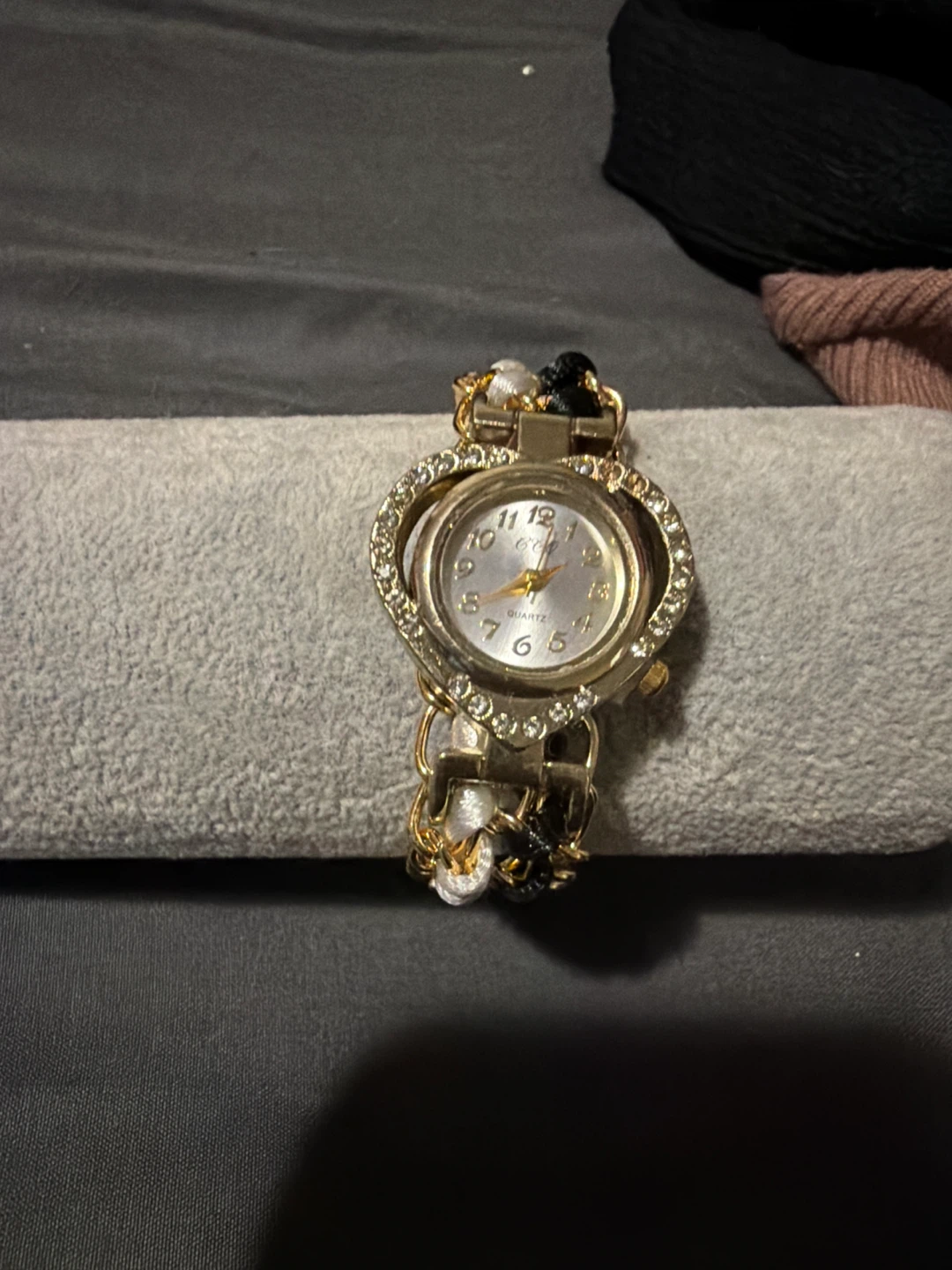 Women's Quartz Watch with Heart Rhinestone Design - photo 2