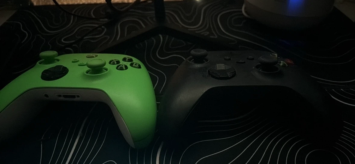 Xbox Series X Console with Controllers - photo 2