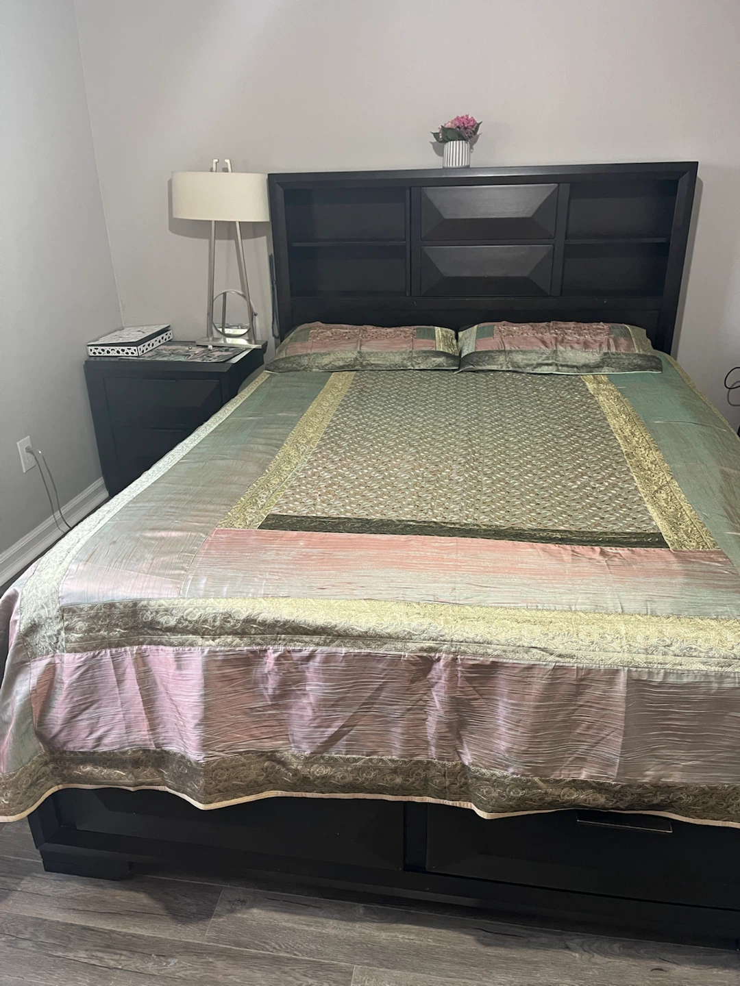 Dark wood queen storage bed frame with bookshelf headboard - photo 2