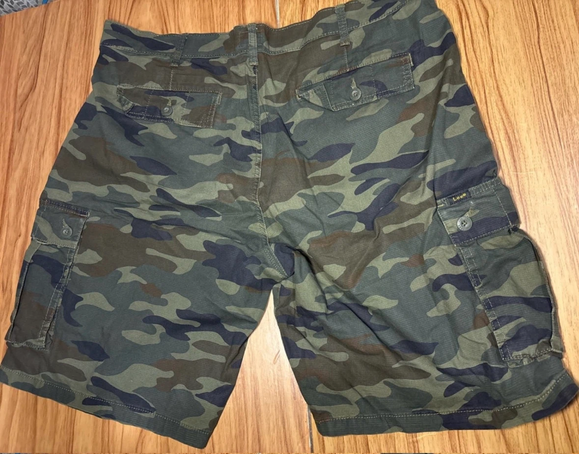 Men’s brand new Camo Cargo Shorts sz40/ sz42 - photo 3