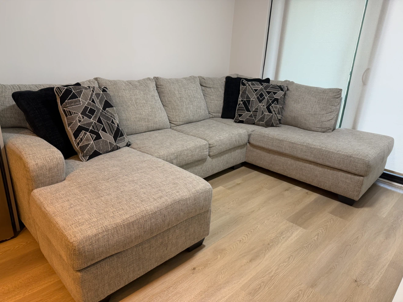 Benchcraft Megginson Storm 2-Piece Sectional with Chaise - photo 2