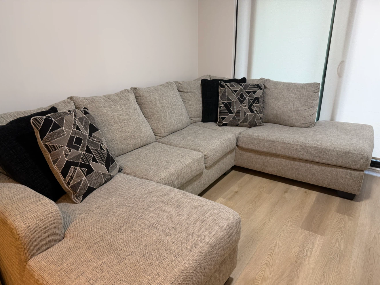 Benchcraft Megginson Storm 2-Piece Sectional with Chaise - photo 4