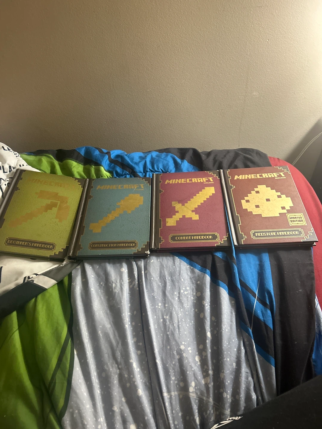 Minecraft Handbook Bundle - photo 2