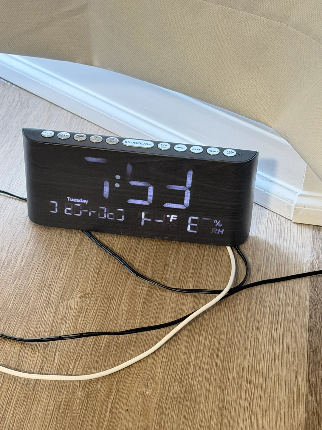 Digital Alarm Clock with Temperature and Humidity Display - photo 4