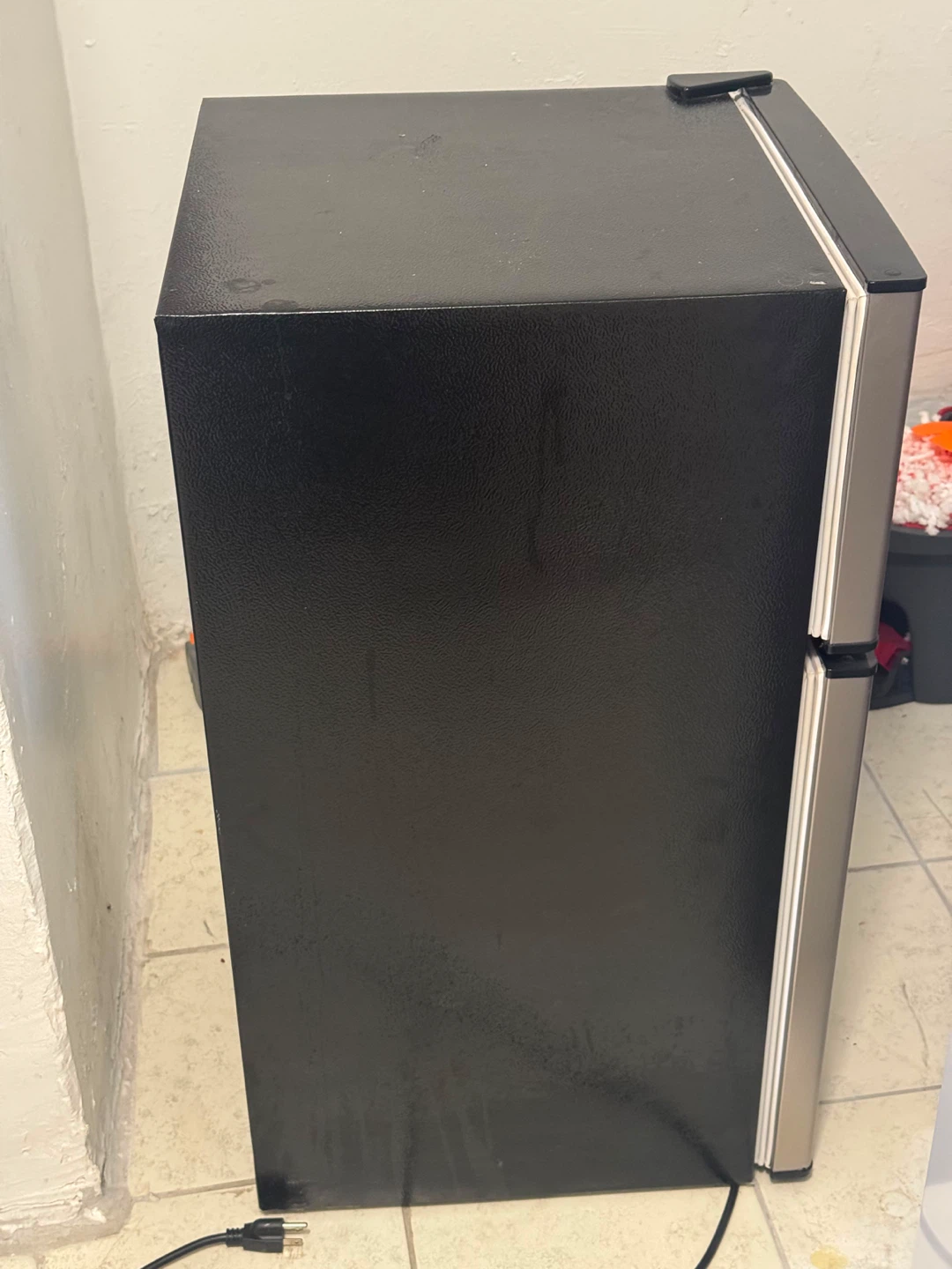 Frestec Mini Fridge - photo 2