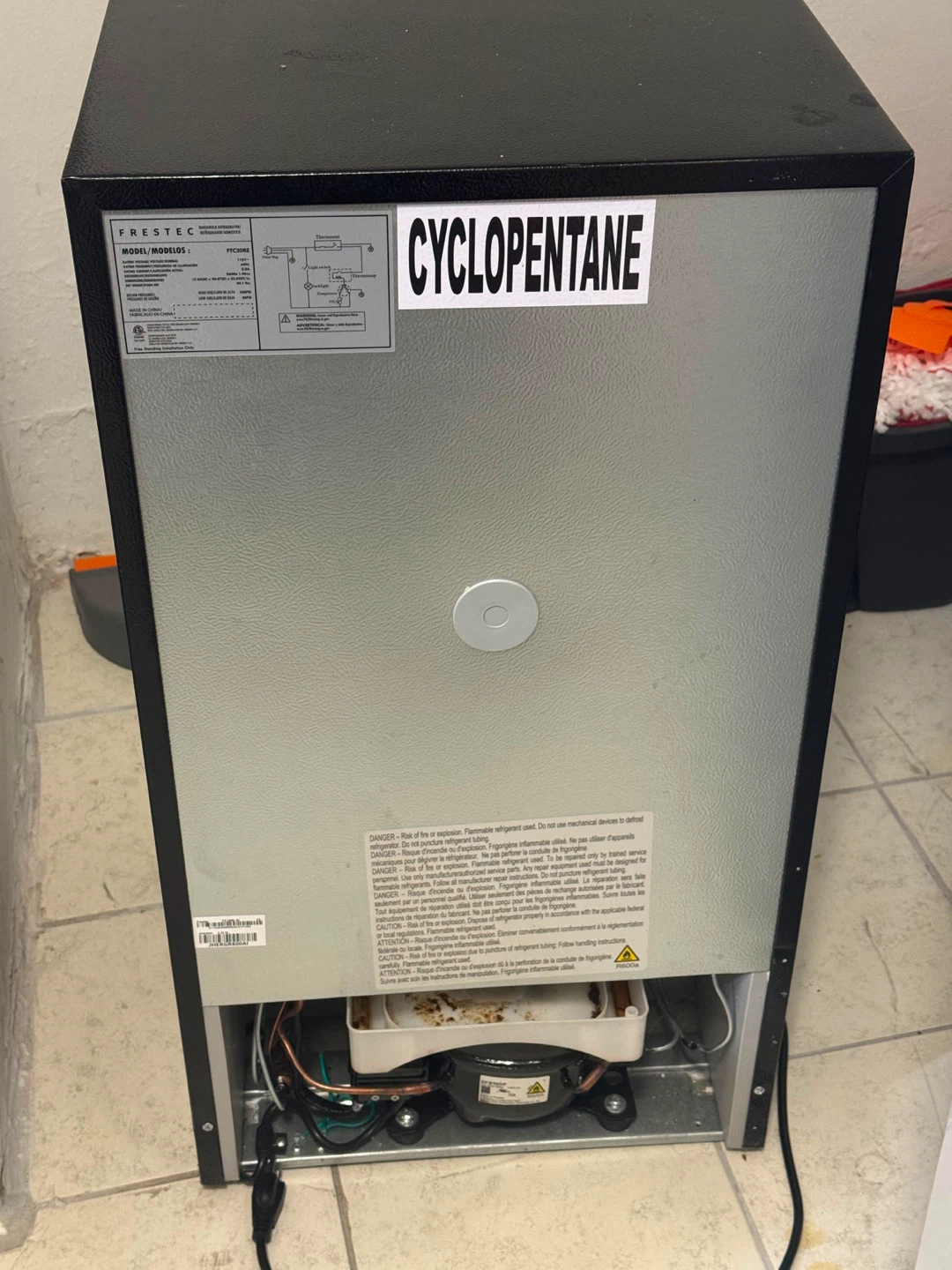 Frestec Mini Fridge - photo 3