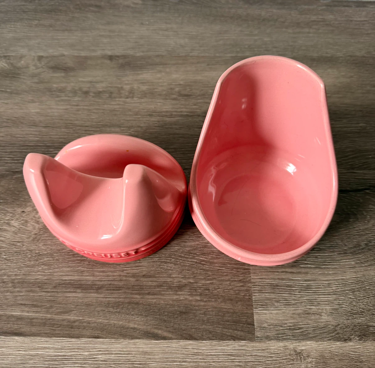 Le Creuset Pink spoon holder and Lid holder - like new - photo 2