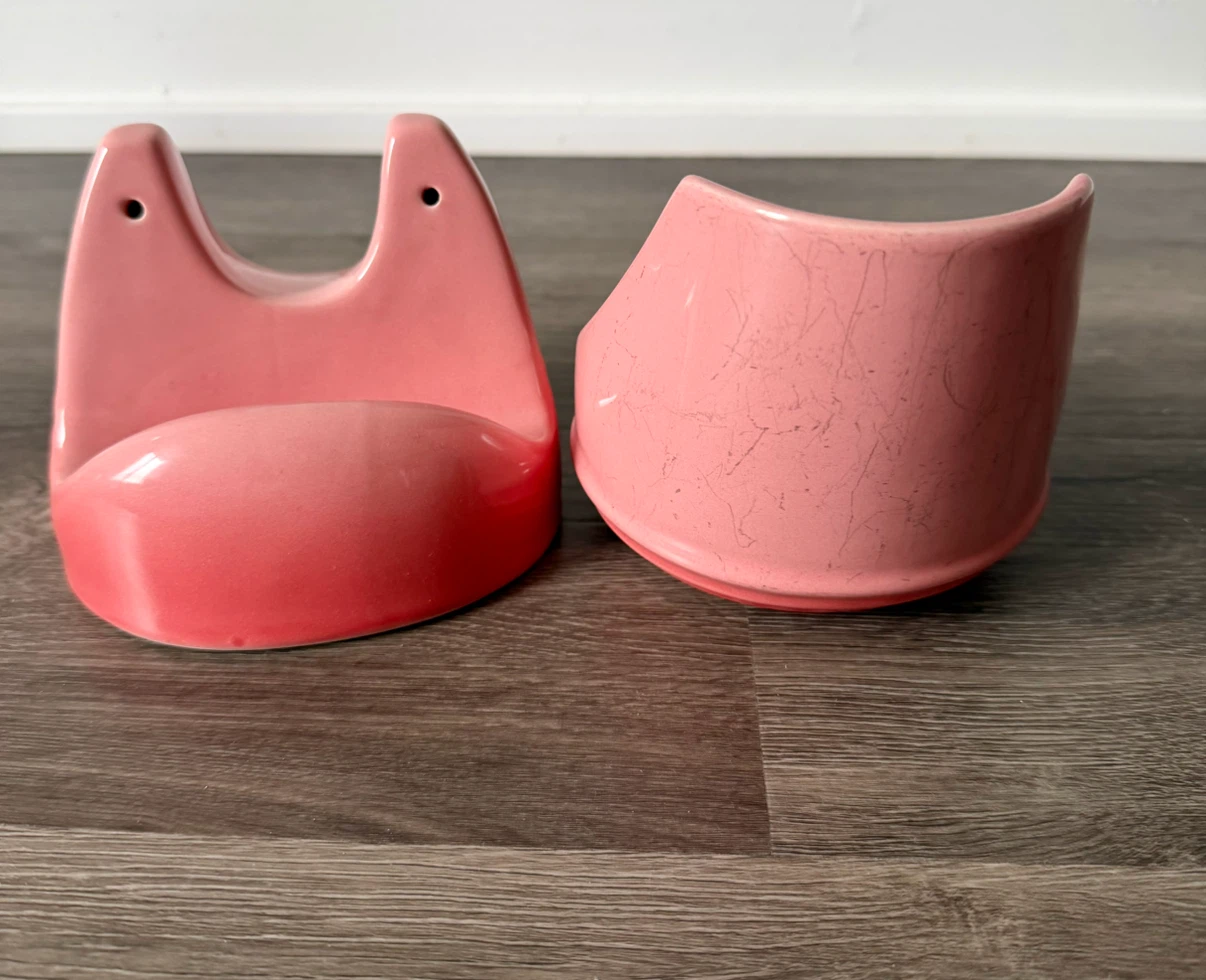 Le Creuset Pink spoon holder and Lid holder - like new - photo 3