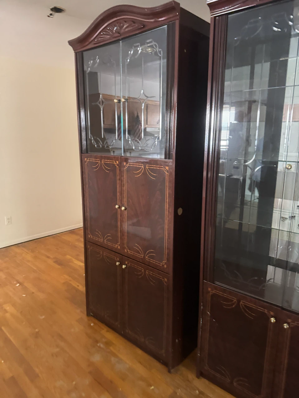 Vintage dark wood china cabinet set - photo 2
