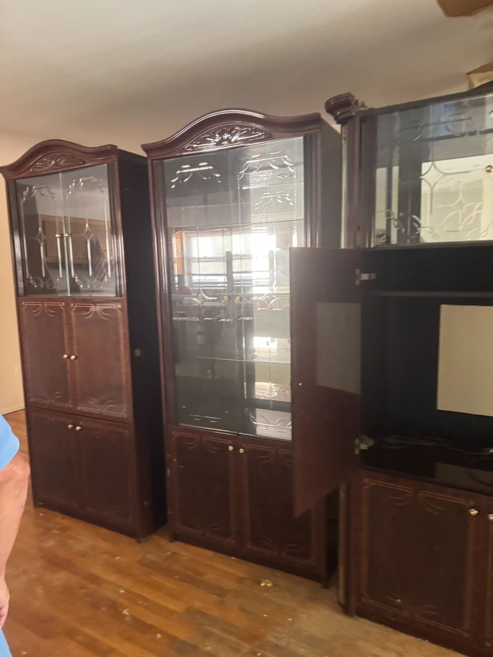 Vintage dark wood china cabinet set - photo 3