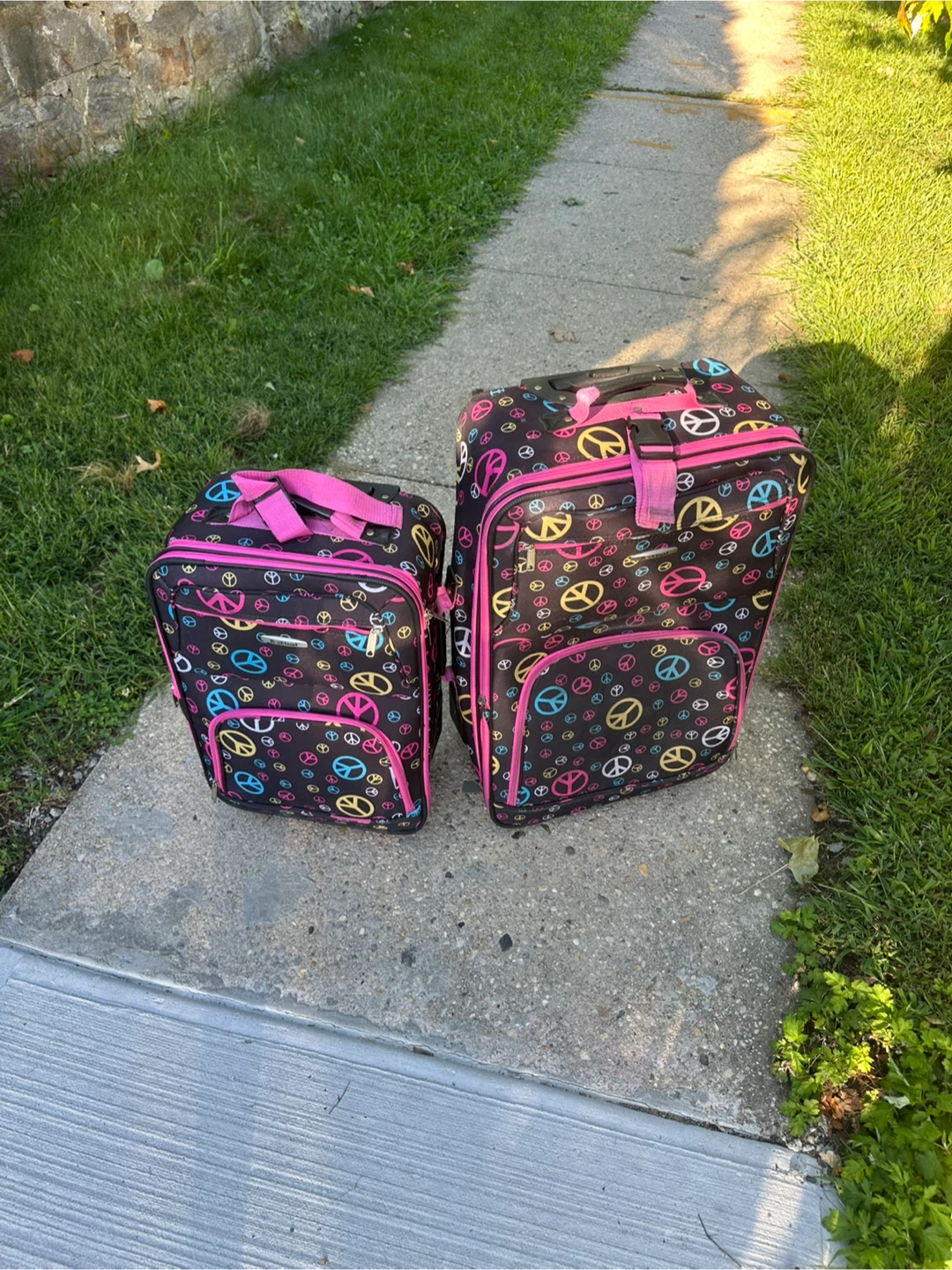 Set of 2 Peace Sign Rolling Suitcases - photo 2