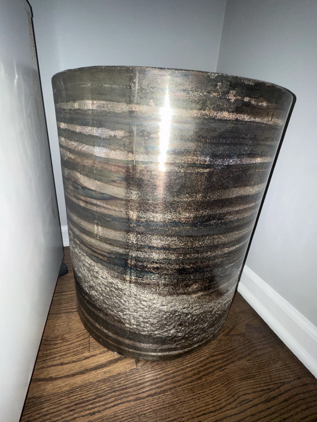 Round Metal Side Table - photo 3