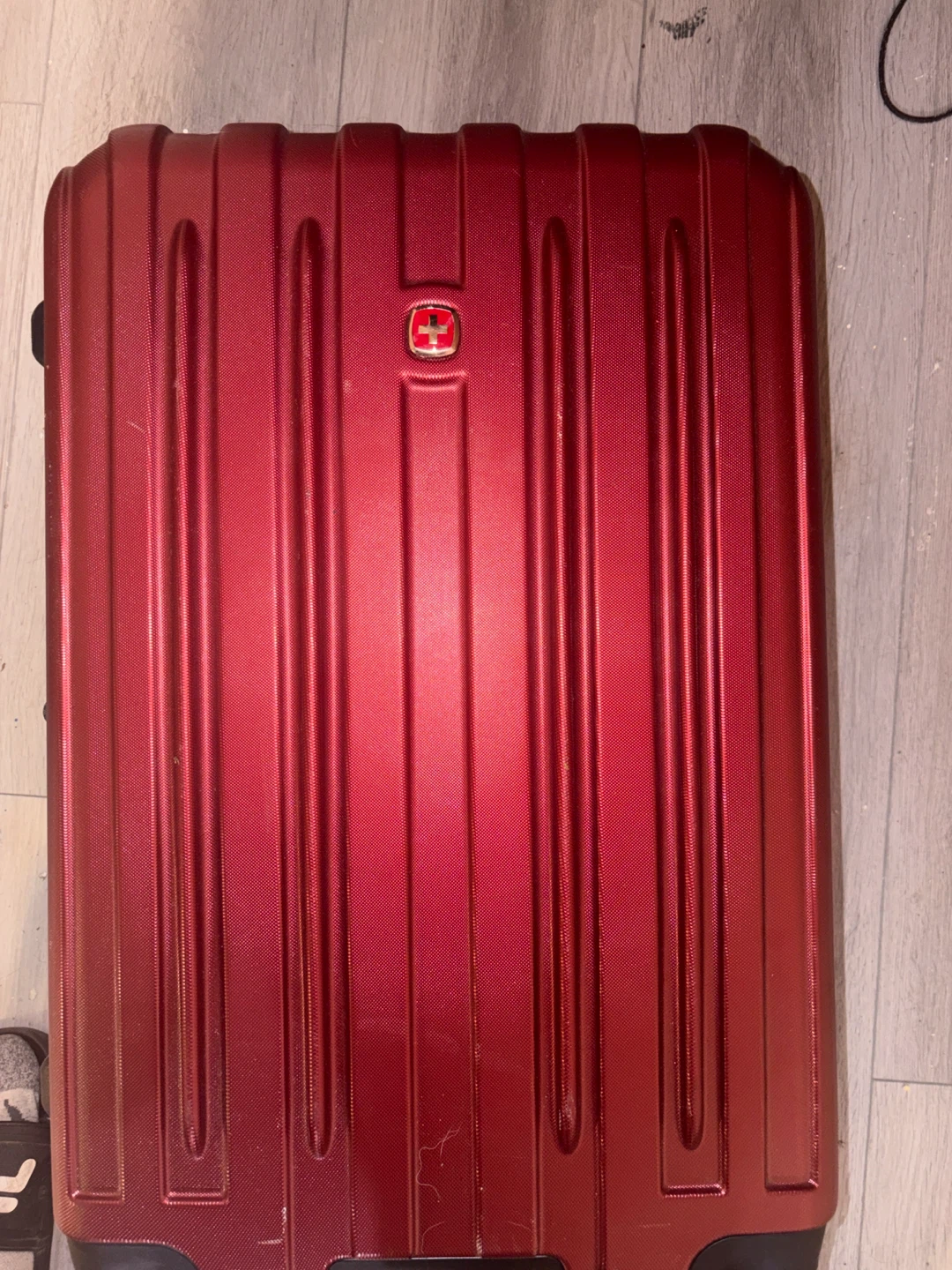 Swissgear red hardside carry-on luggage - photo 2