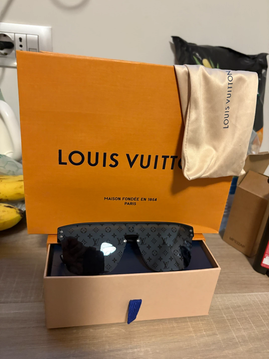 Louis Vuitton Sunglasses - photo 2