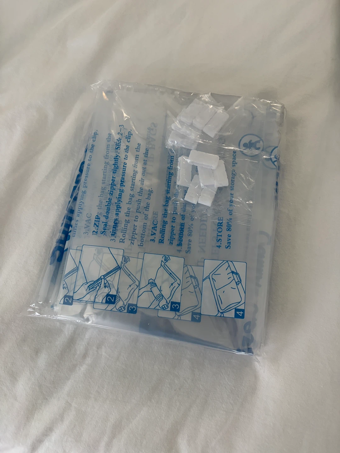 (by hand) Compression vacuum storage bags pack