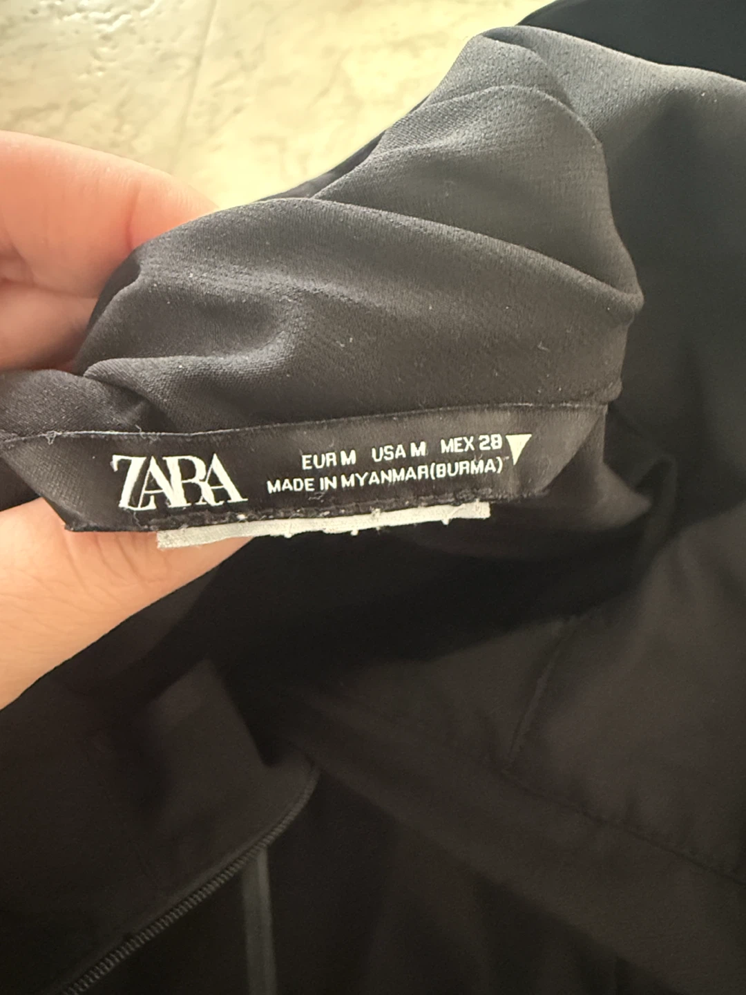 Zara black cropped windbreaker jacket size medium - photo 2