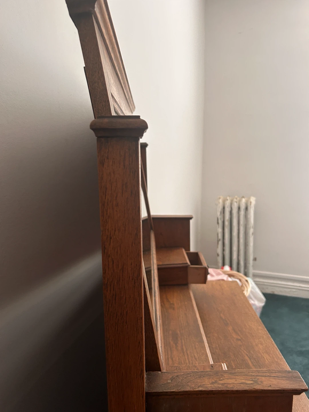 Vintage wood dresser with mirror - photo 2
