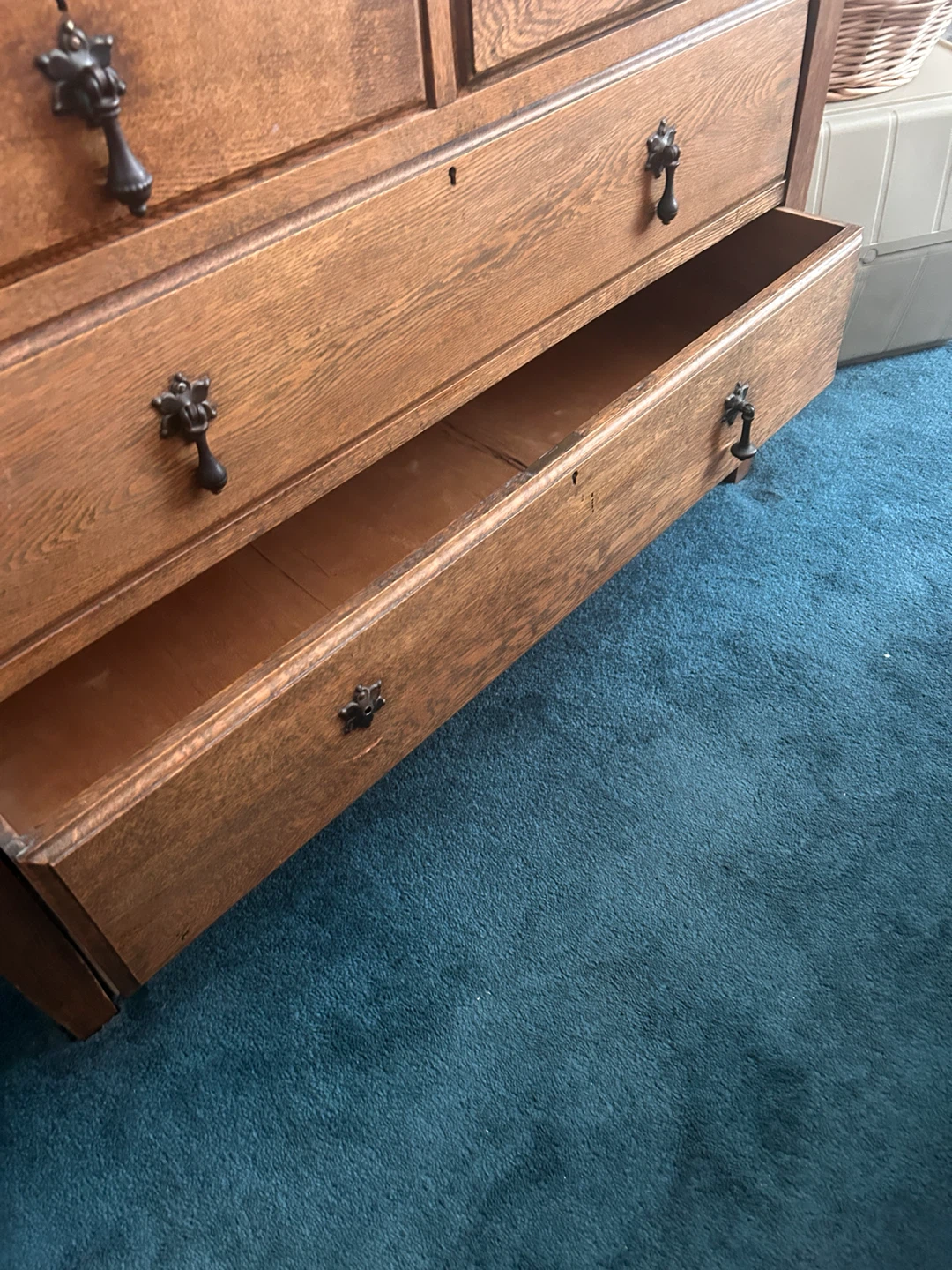 Vintage wood dresser with mirror - photo 4