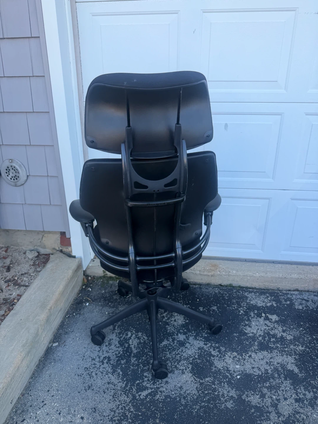 Humanscale freedom high back chair with headrest - photo 2