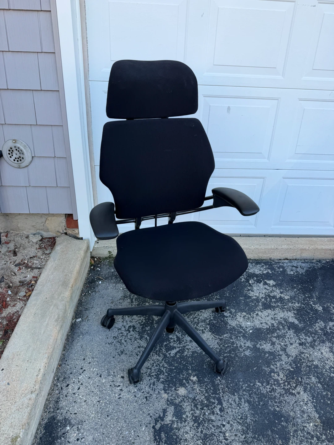 Humanscale freedom high back chair with headrest - photo 4