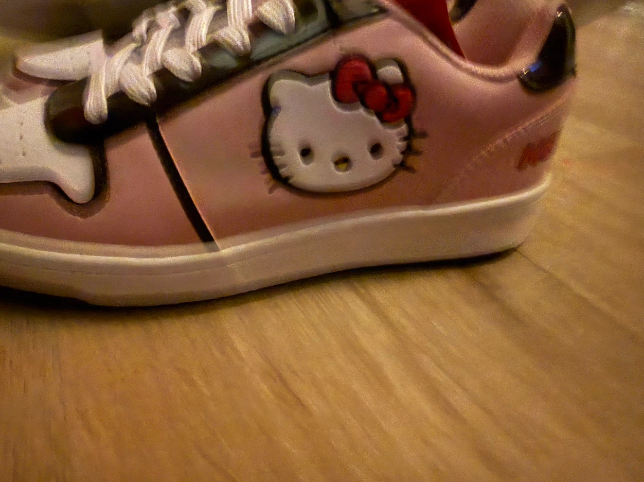 Hello Kitty Pink Sneakers women Size 8/girls size 6 - photo 2
