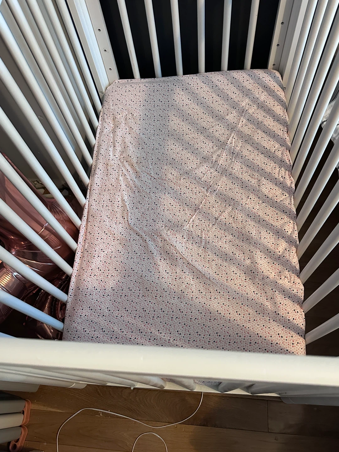 White Crib with Mattress and Sheet - photo 2