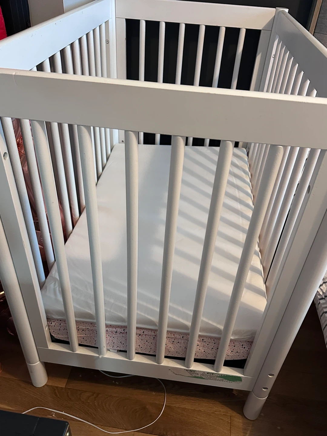 White Crib with Mattress and Sheet - photo 3