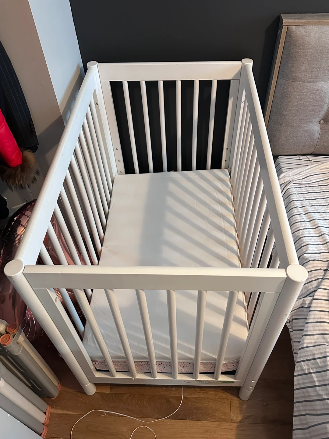 White Crib with Mattress and Sheet - photo 4