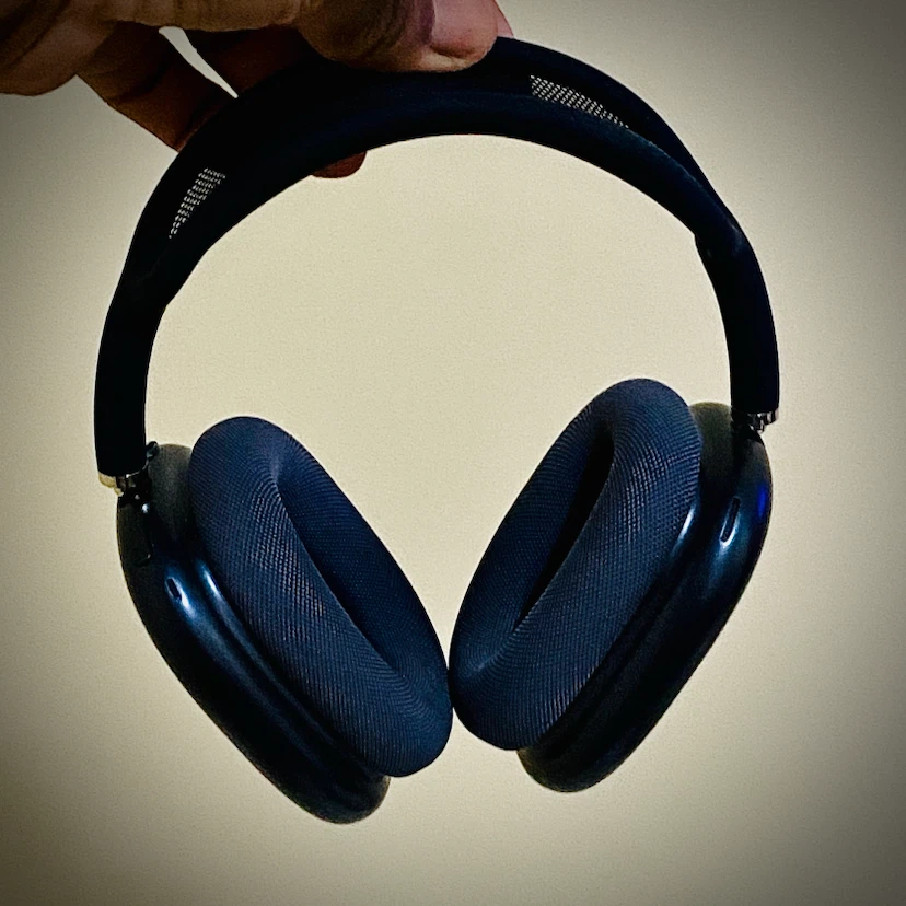 Wireless Over-Ear Headphones – Premium Black Design - photo 4