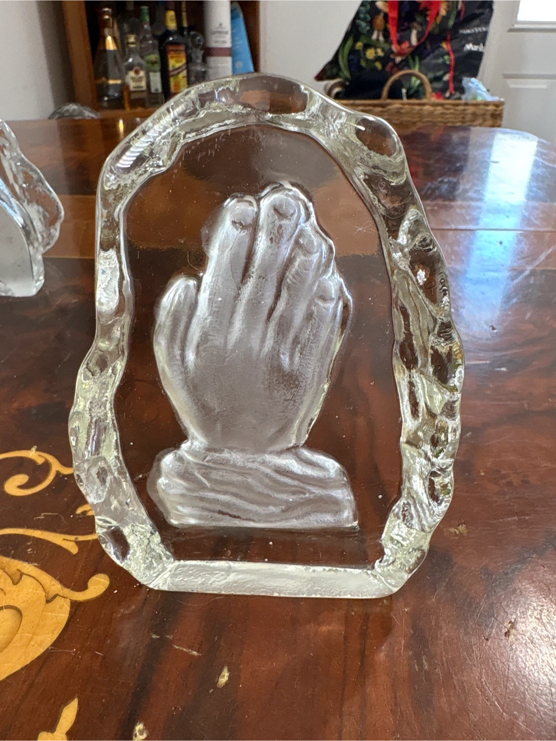 Glass praying hands decorative sculpture - photo 2
