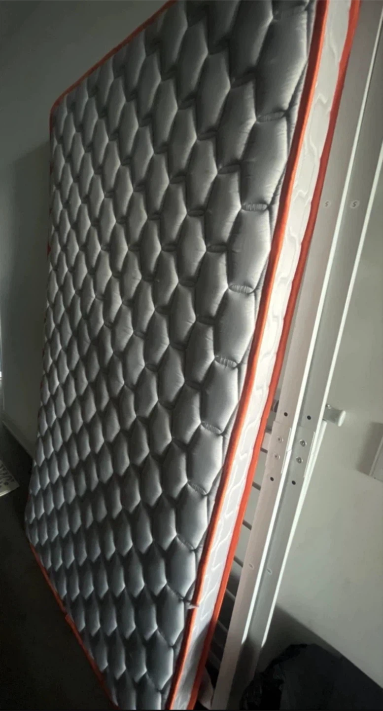 Twin mattress