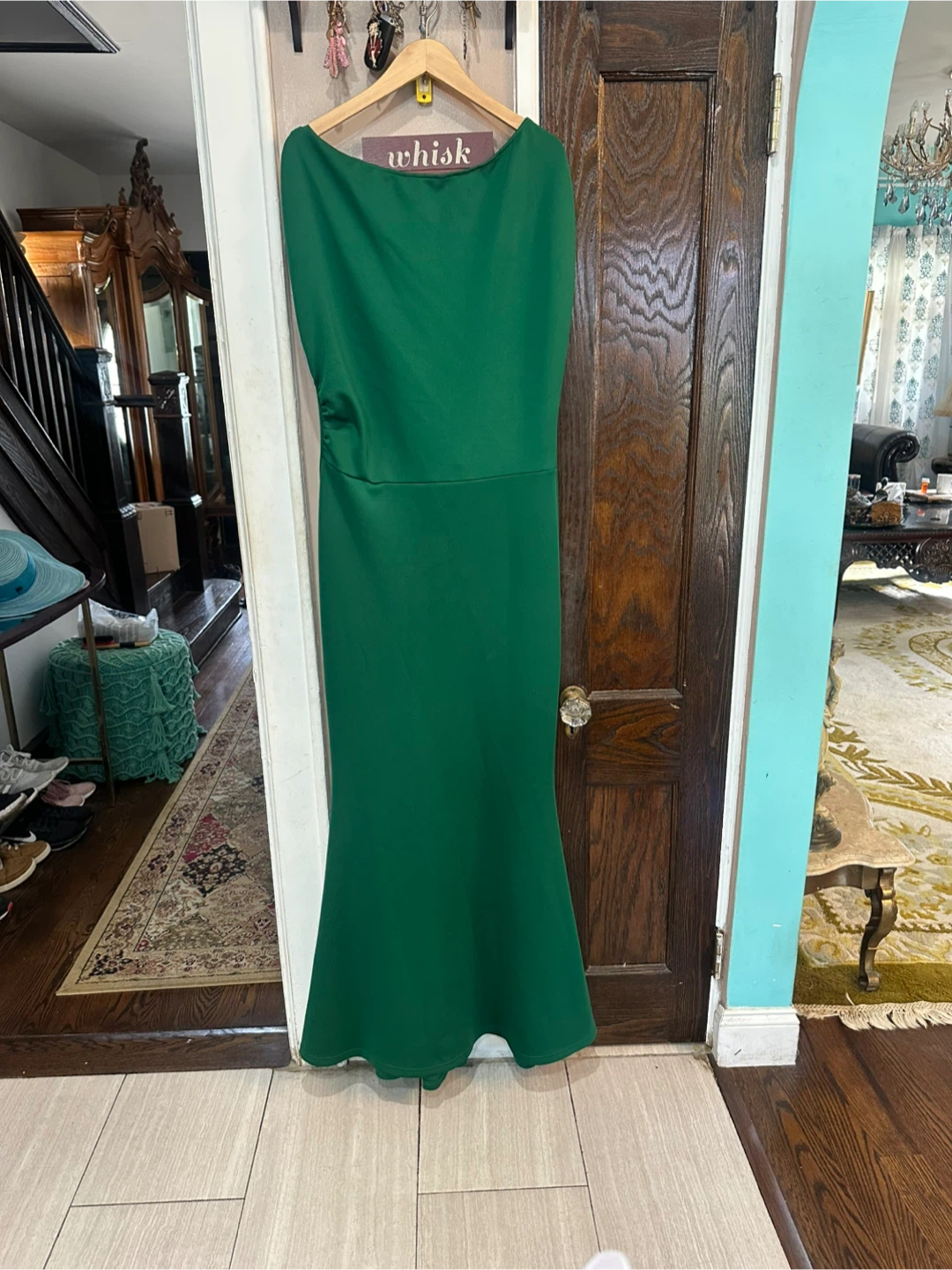 Elegant Emerald Green Maxi Dress with Flared Mermaid Hem