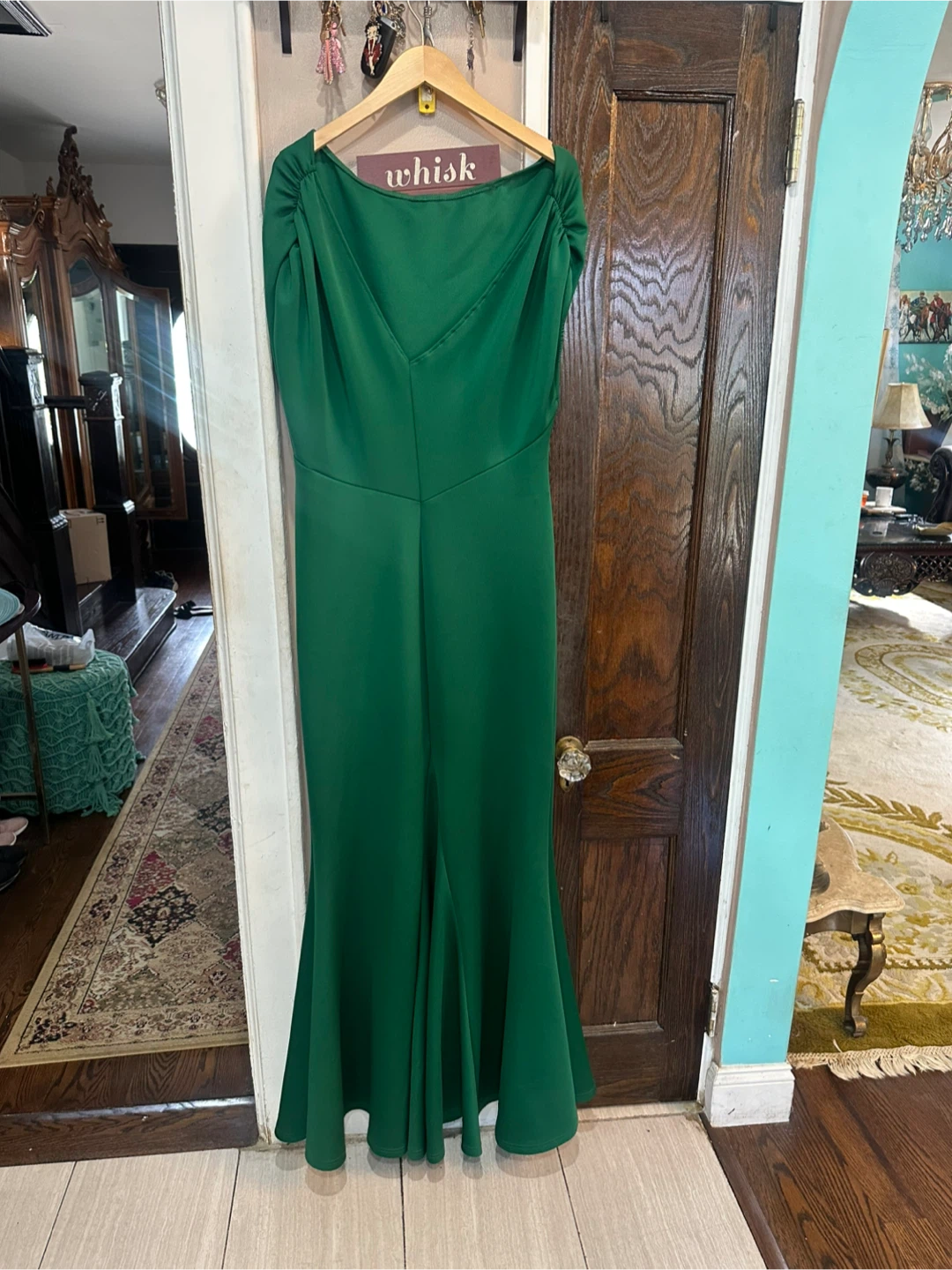 Elegant Emerald Green Maxi Dress with Flared Mermaid Hem - photo 3