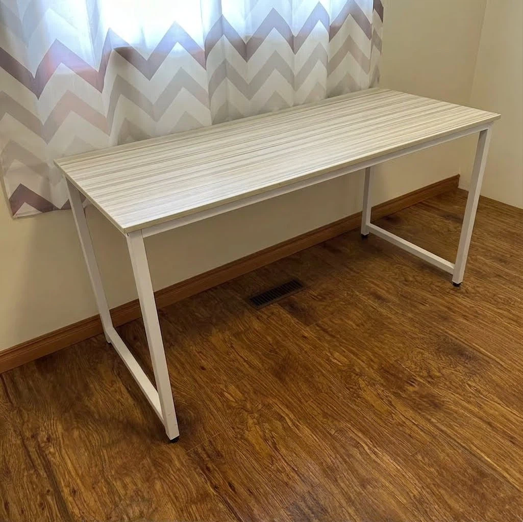 Modern Wood Grain Desk - like 🆕 - photo 2