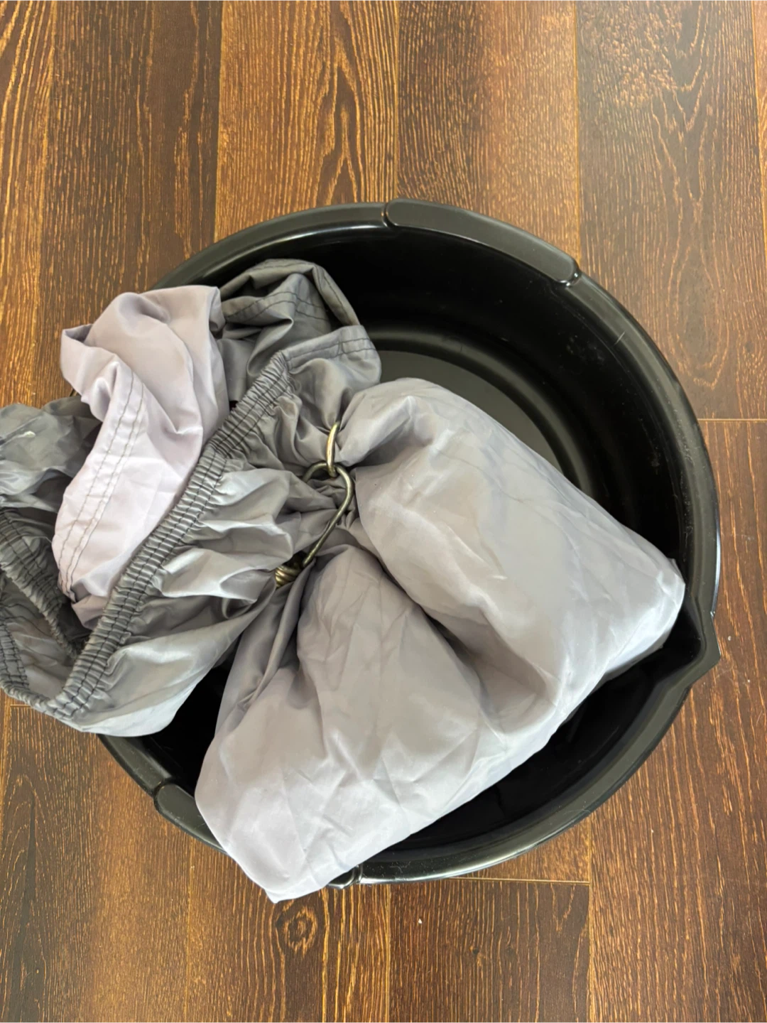 Oil basin and Grey motorbike Cover