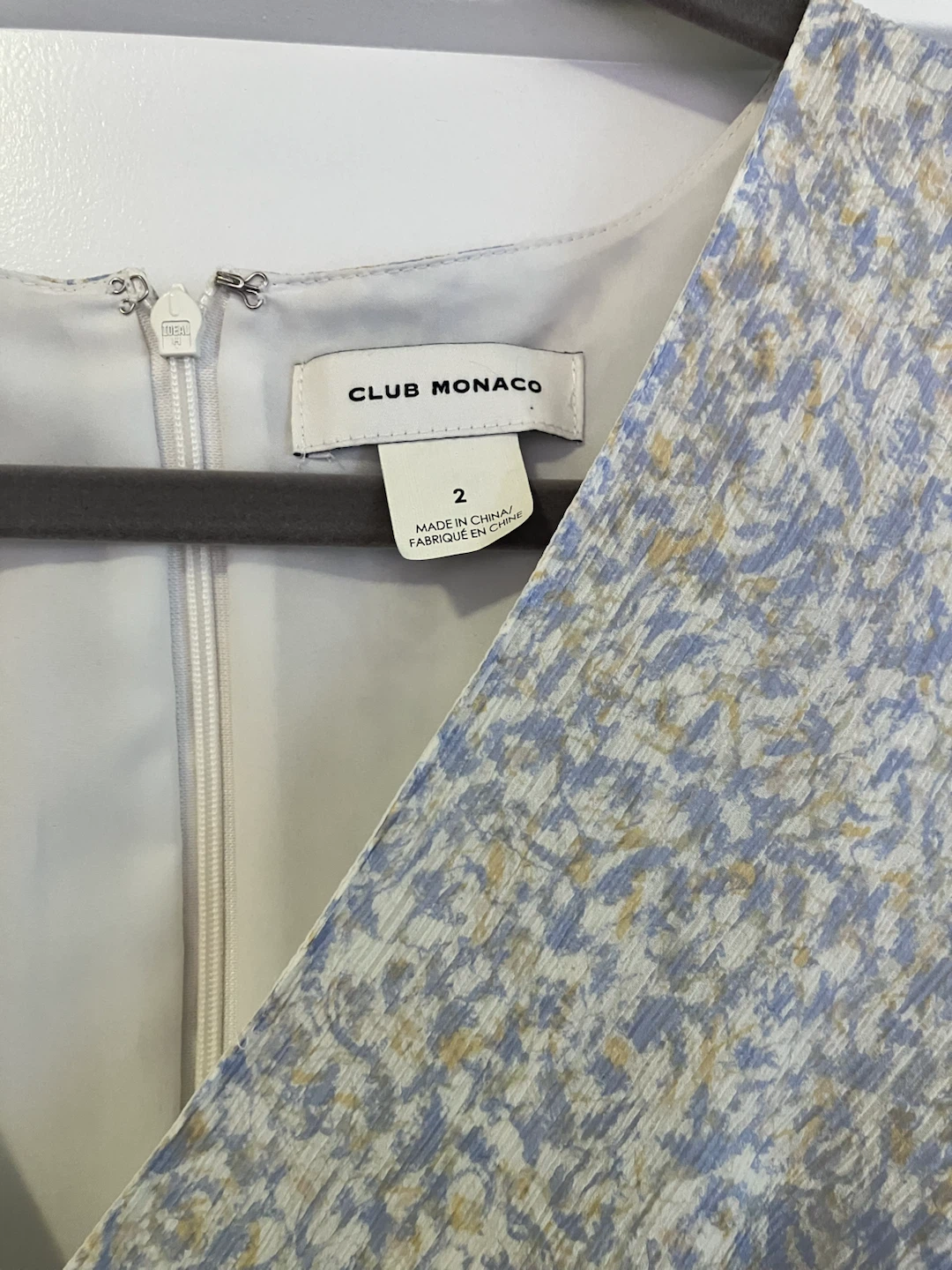 Looking for Club Monaco Dress Size 4 - photo 2