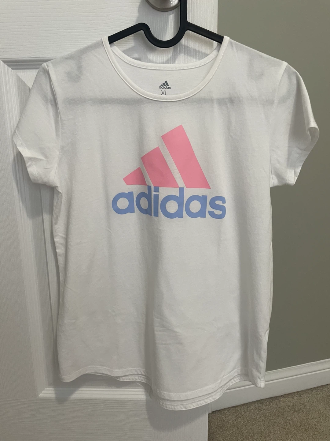 Kids Adidas Women's White T-Shirt XL